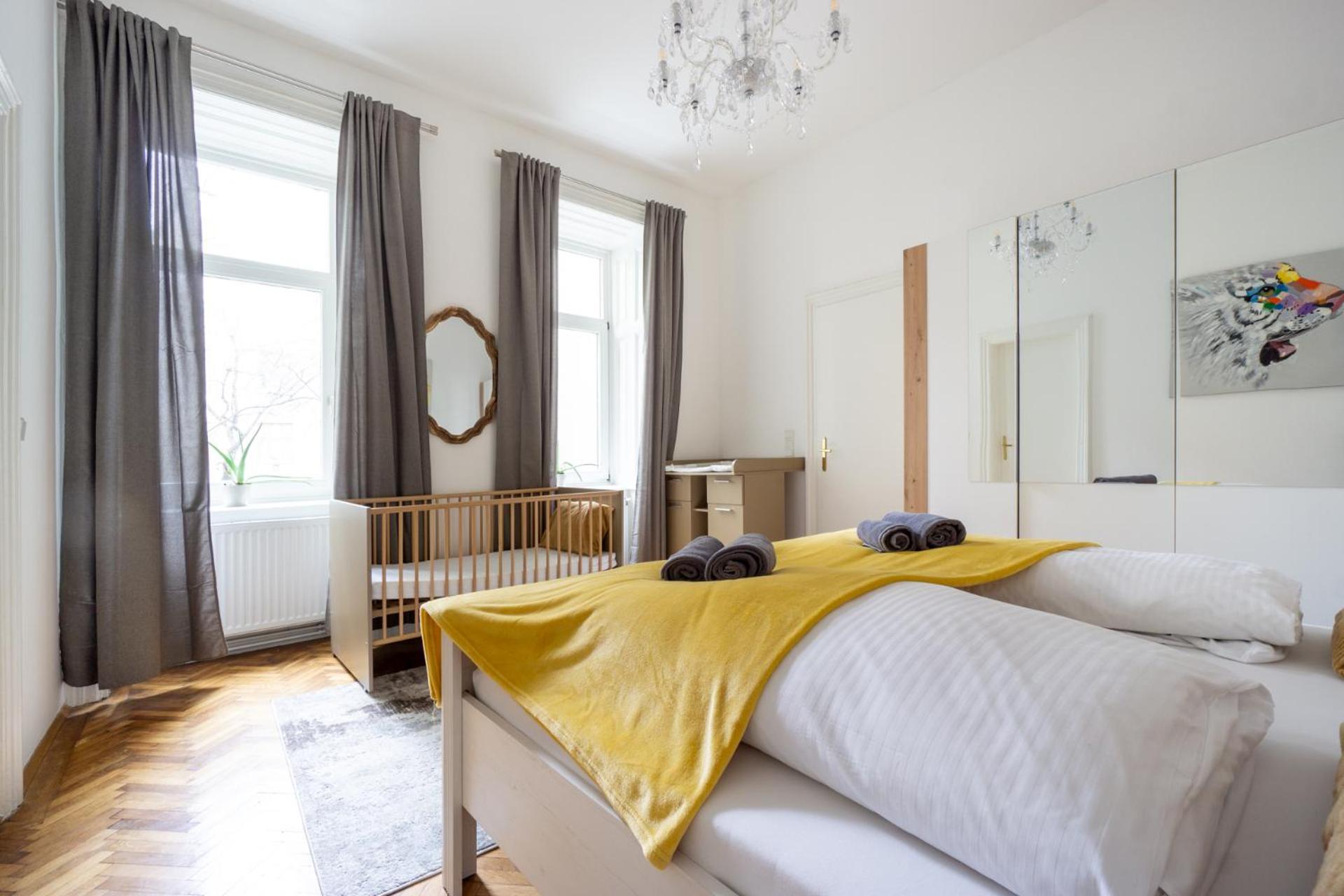 Central Apartment In Viennese Old Building Exterior photo
